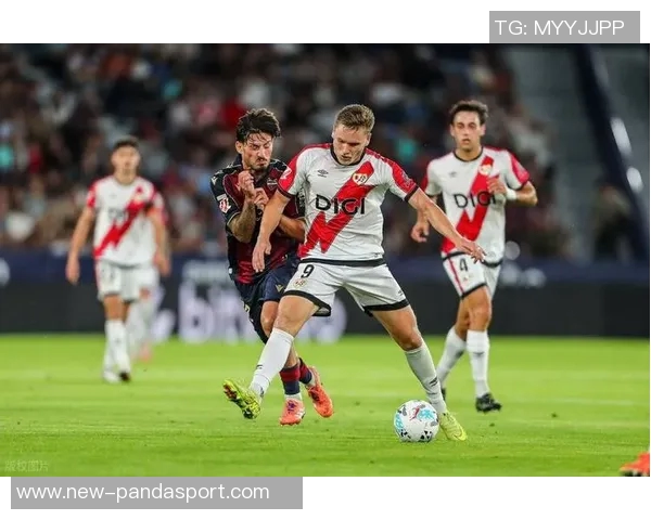 锁定胜局莱万特后场失误助攻格列兹曼轻松梅开二度